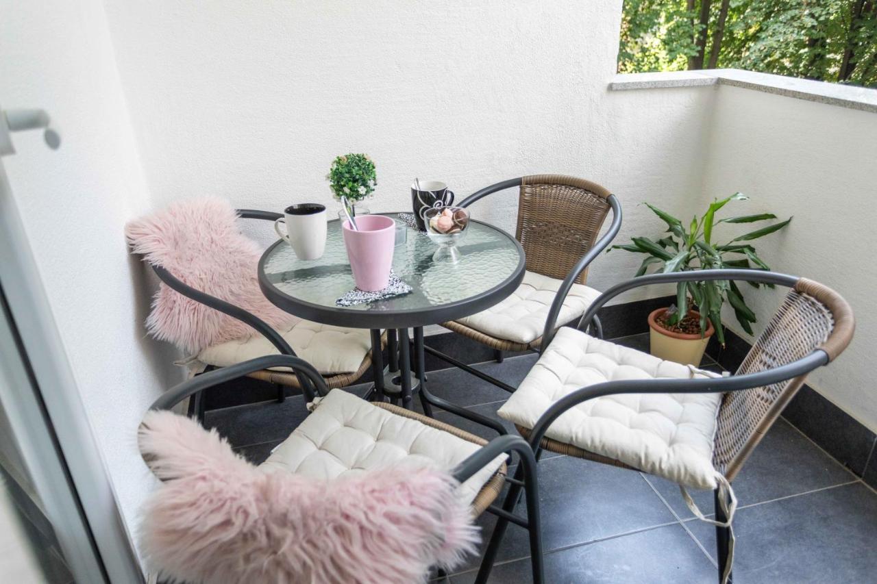 Sunny 2Bdr Apartment With A Balcony Zagabria Esterno foto