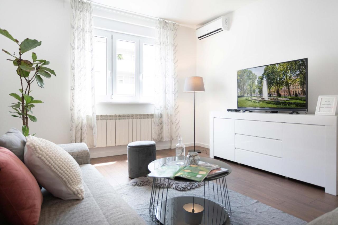 Sunny 2Bdr Apartment With A Balcony Zagabria Esterno foto